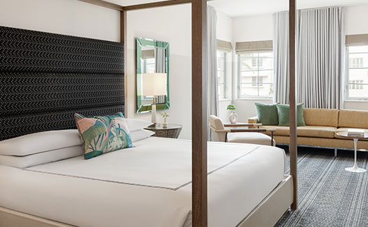Surfcomber luxury suite with king bed