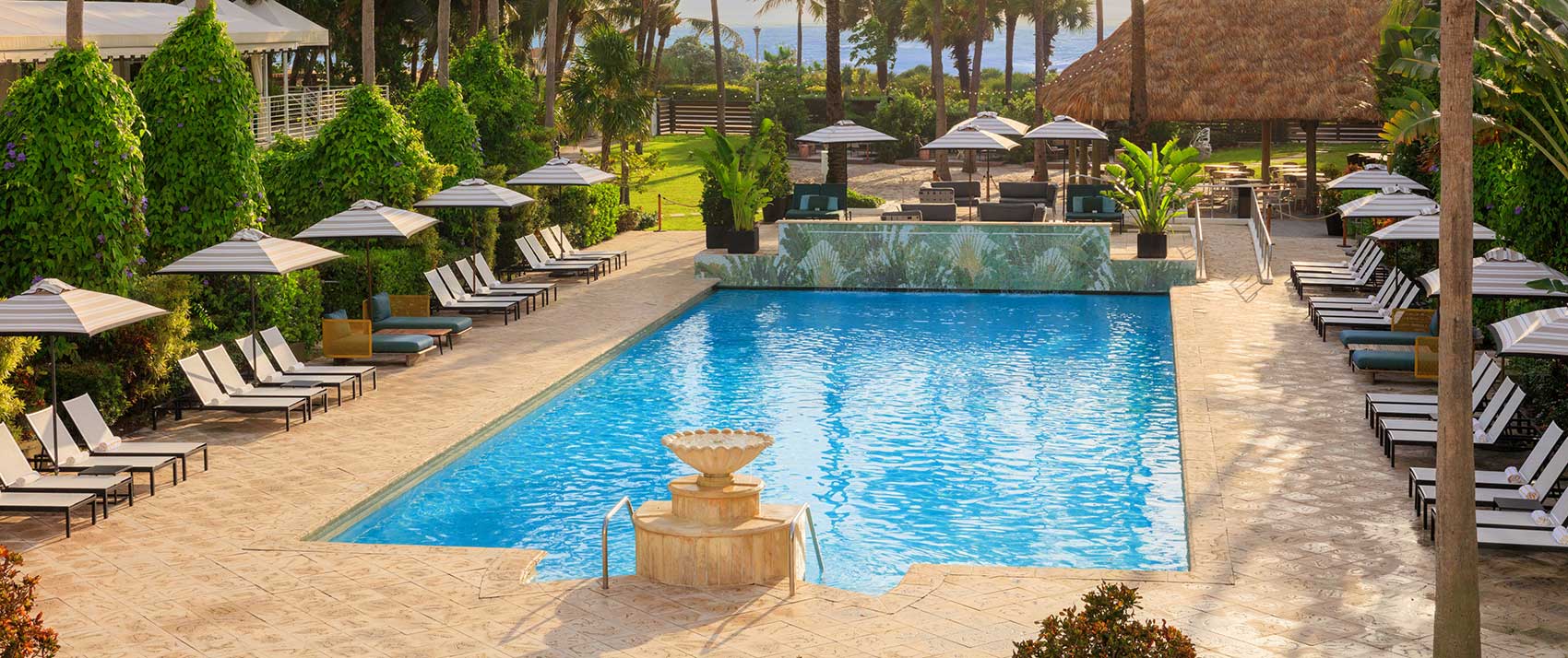 Surfcomber Pool and view of ocean